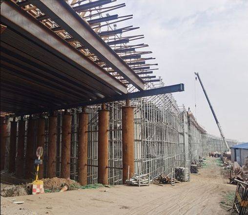 為什么盤扣腳手架比扣件式鋼管腳手架貴了2倍？ (圖3)